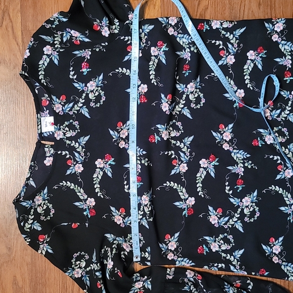 Lc Disney Snow white top sz Small - Picture 8 of 9